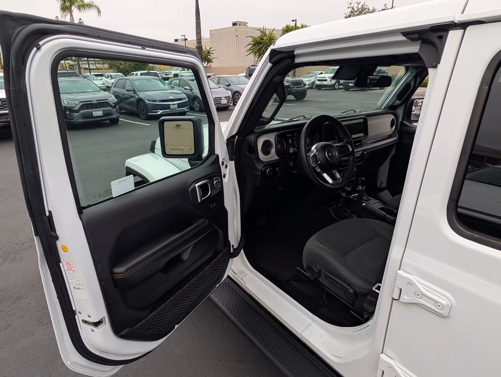2024 Jeep Wrangler 4-Door Sahara - Photo 35