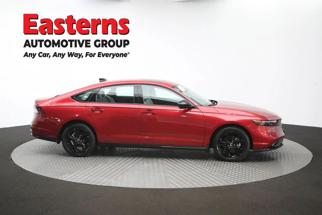 Used 2025 Red Honda SE image 46