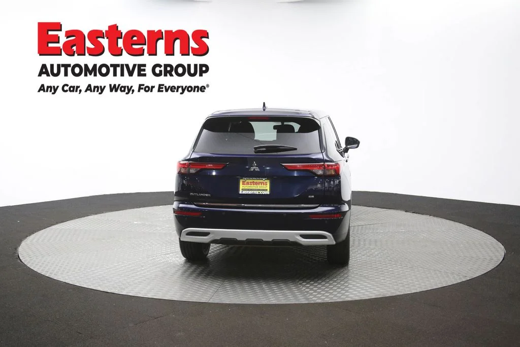 Used 2023 Blue Mitsubishi SE image 38