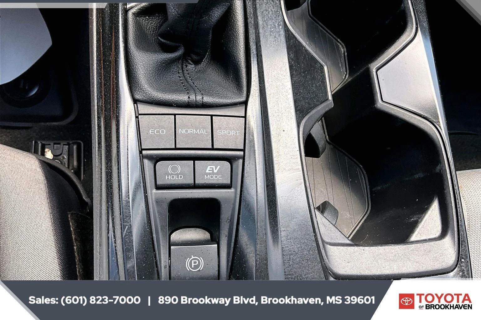 Used 2025 Underground Toyota LE image 22
