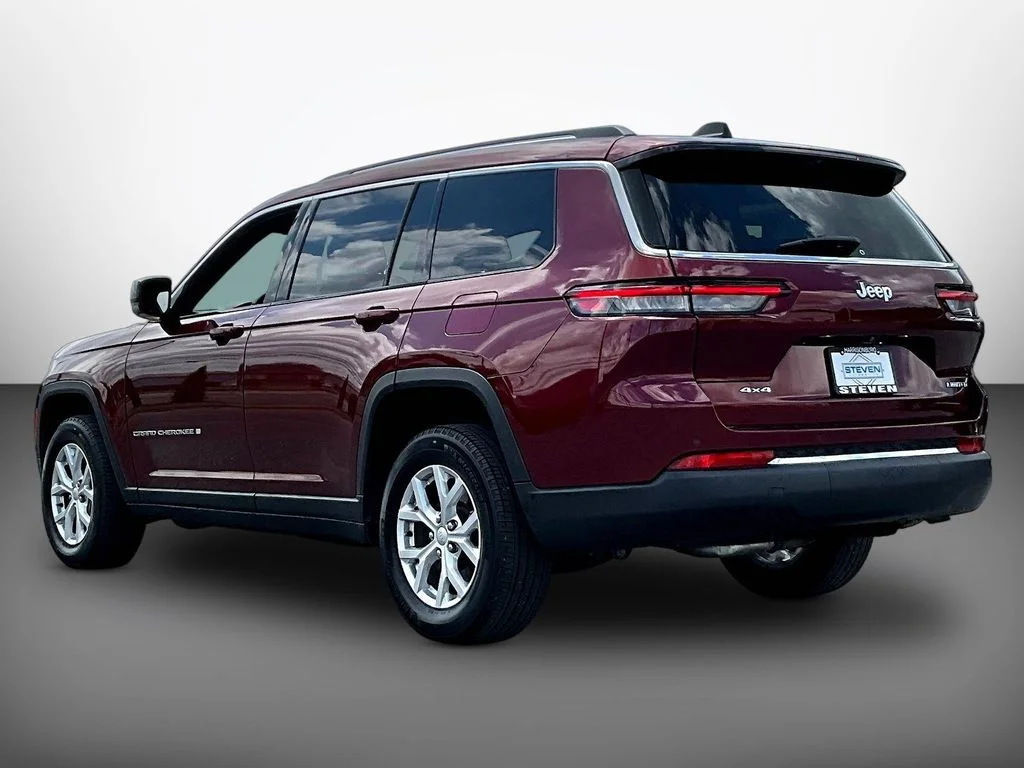 Used 2023 Red Jeep Limited image 4