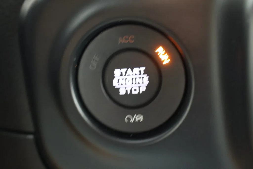 Used 2020 Black Clearcoat Jeep Sport S image 15