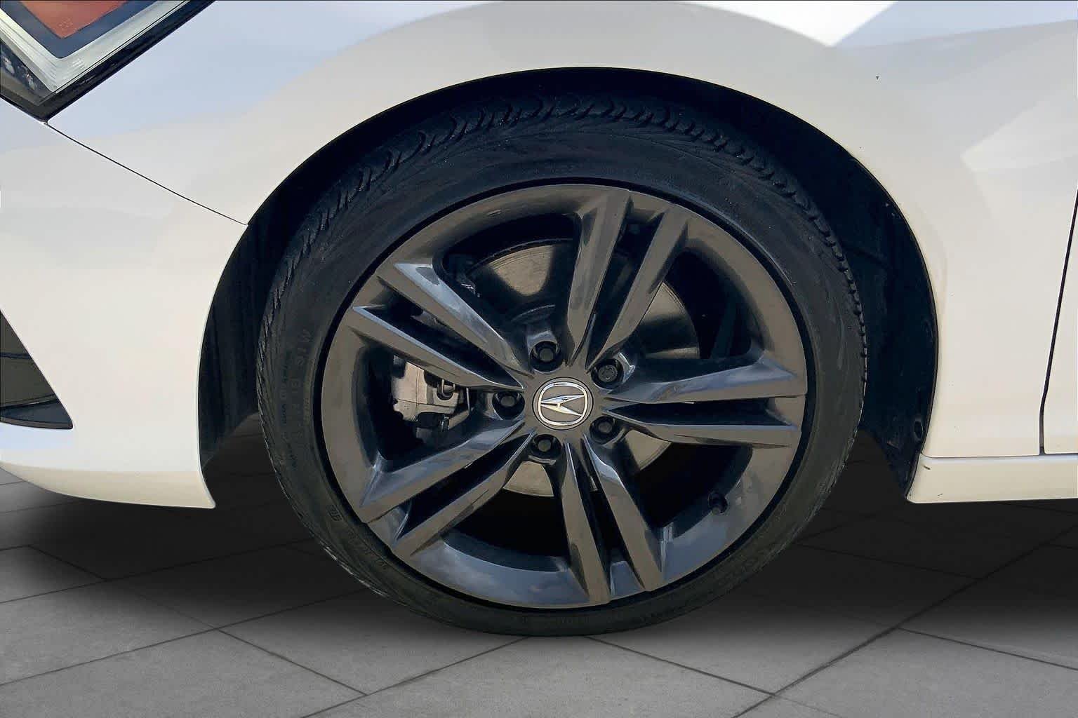 Used 2024 Platinum White Pearl Acura w/A-Spec Package image 11