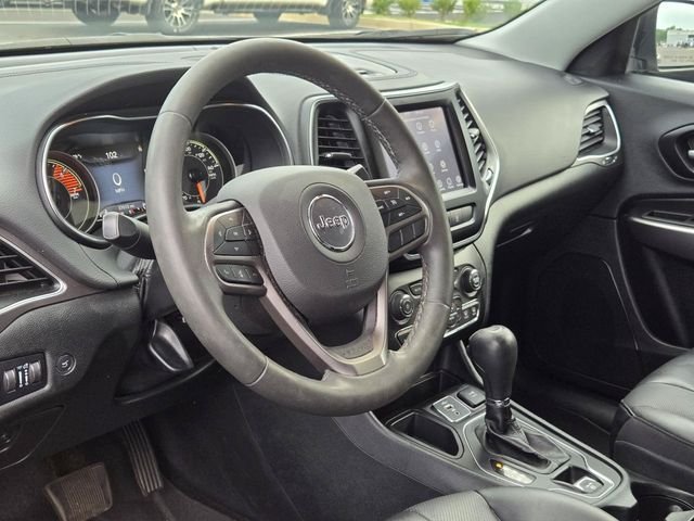 Used 2022 Gray Jeep Latitude Lux image 17