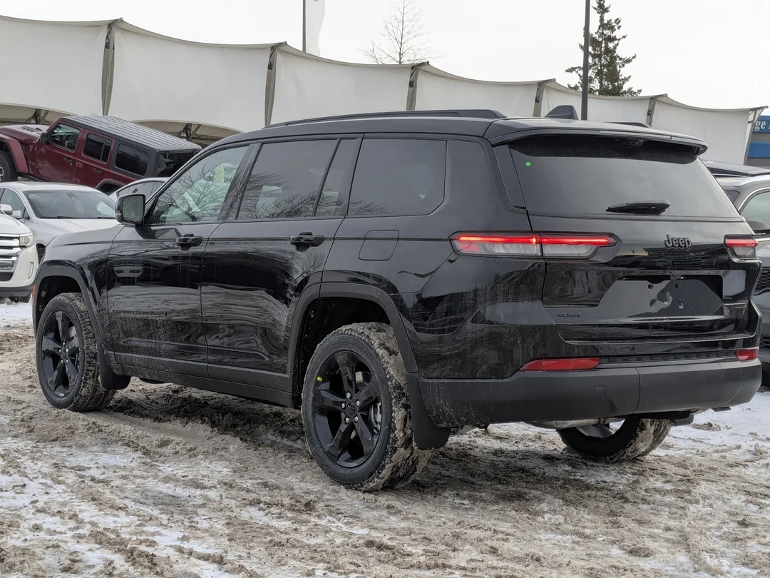 New 2025 Black Jeep Limited - - 4x4 - Luxury Tech II - Black App Pkge - Panoramic Sunroof & More! image 6