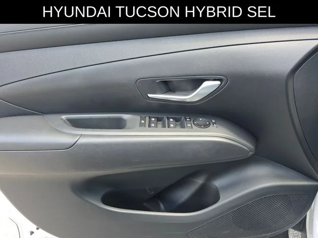 Used 2025 White Hyundai SEL Convenience image 25