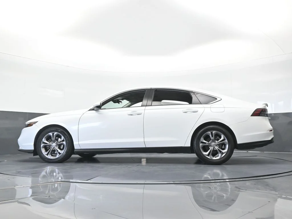 Used 2024 White Honda EX image 55