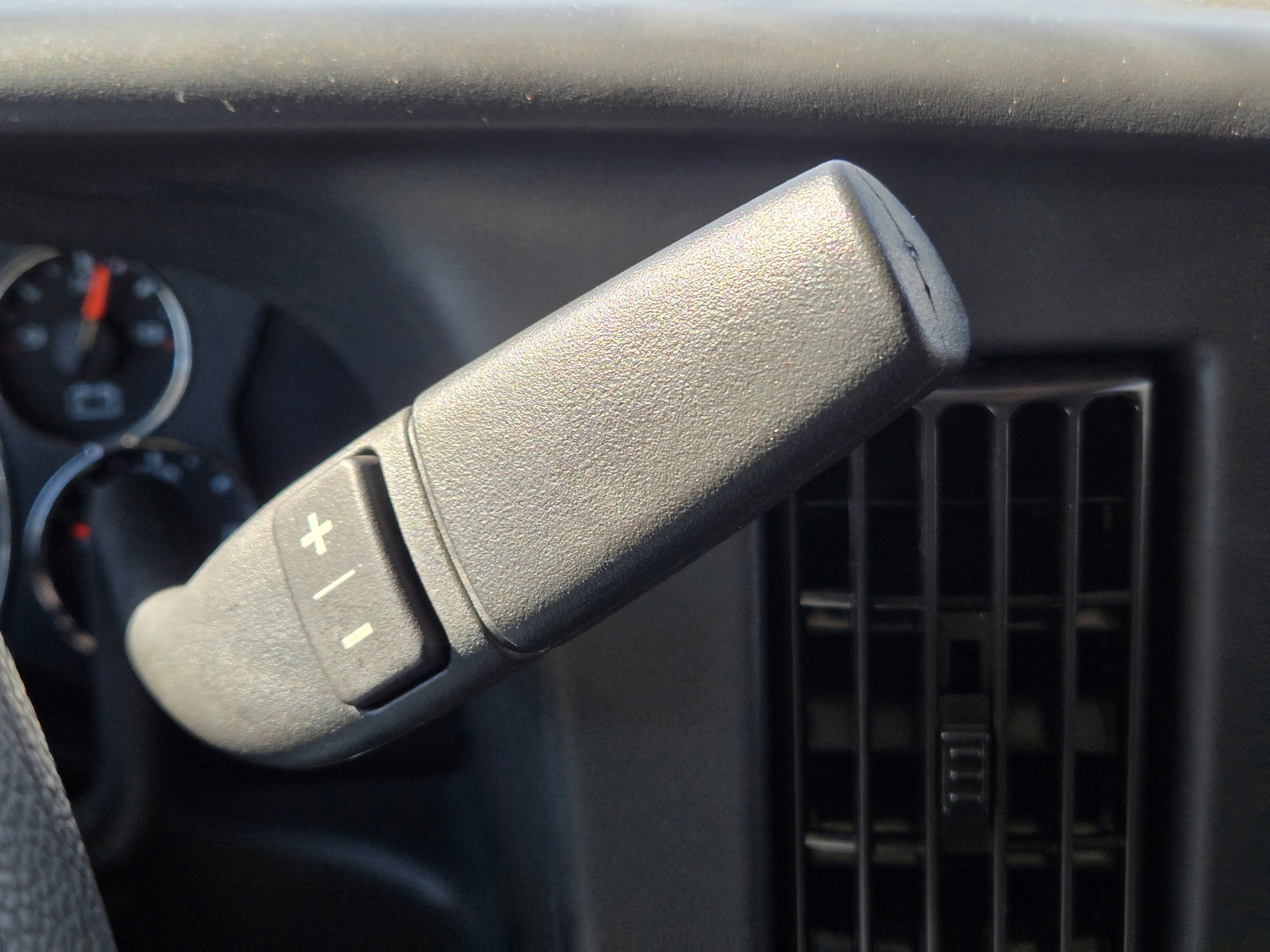 2025 Chevrolet Express Cargo Work Van - Photo 17