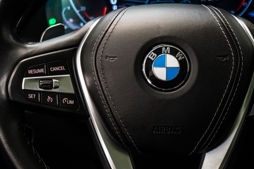 Used 2023 White BMW sDrive40i image 16