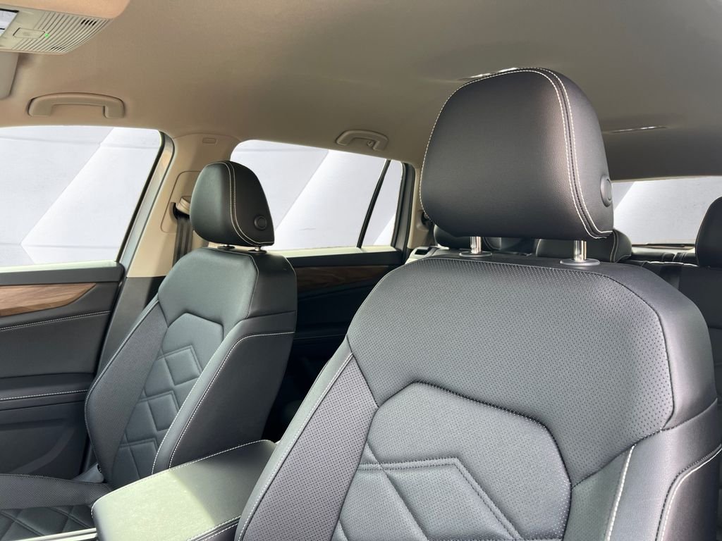 2025 Volkswagen Atlas SE - Photo 8