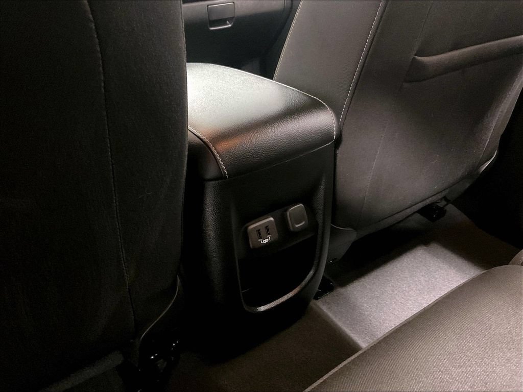 Used 2022 Onyx Black GMC Elevation image 27