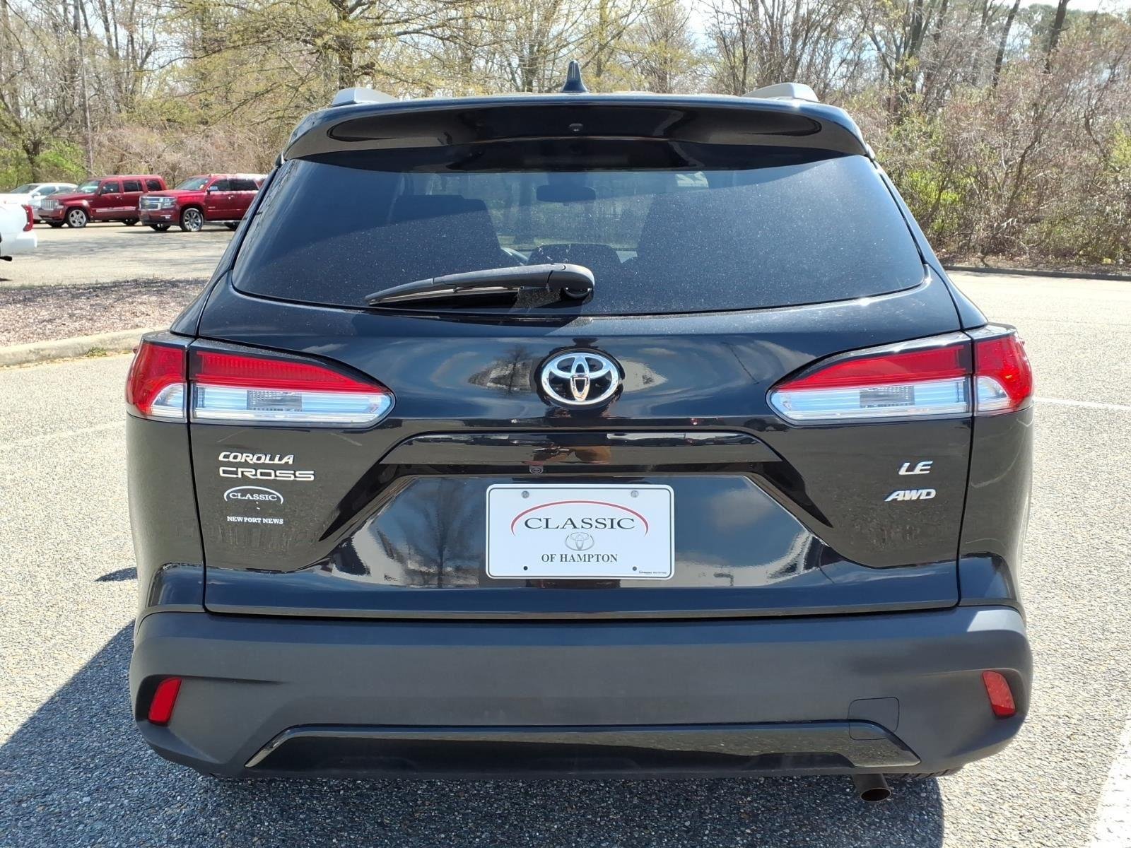 2022 Toyota Corolla Cross LE - Photo 9