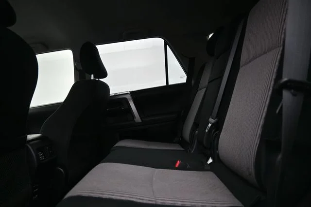 Used 2018 White Toyota SR5 image 12