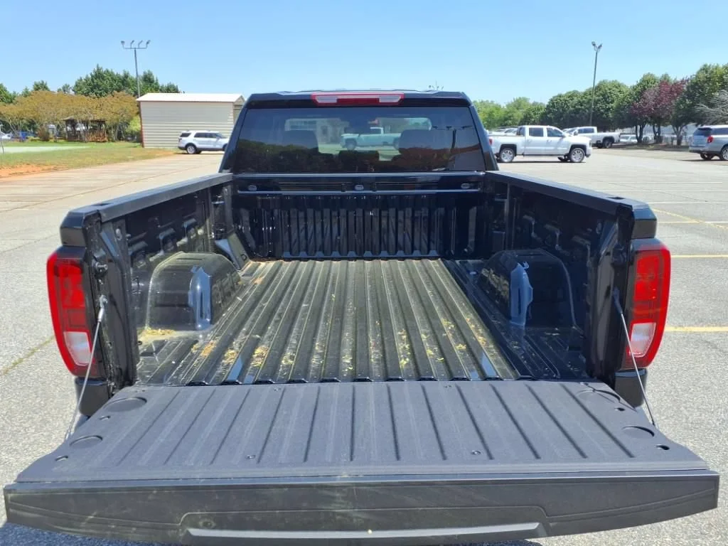 2025 GMC Sierra 1500 Pro - Photo 18