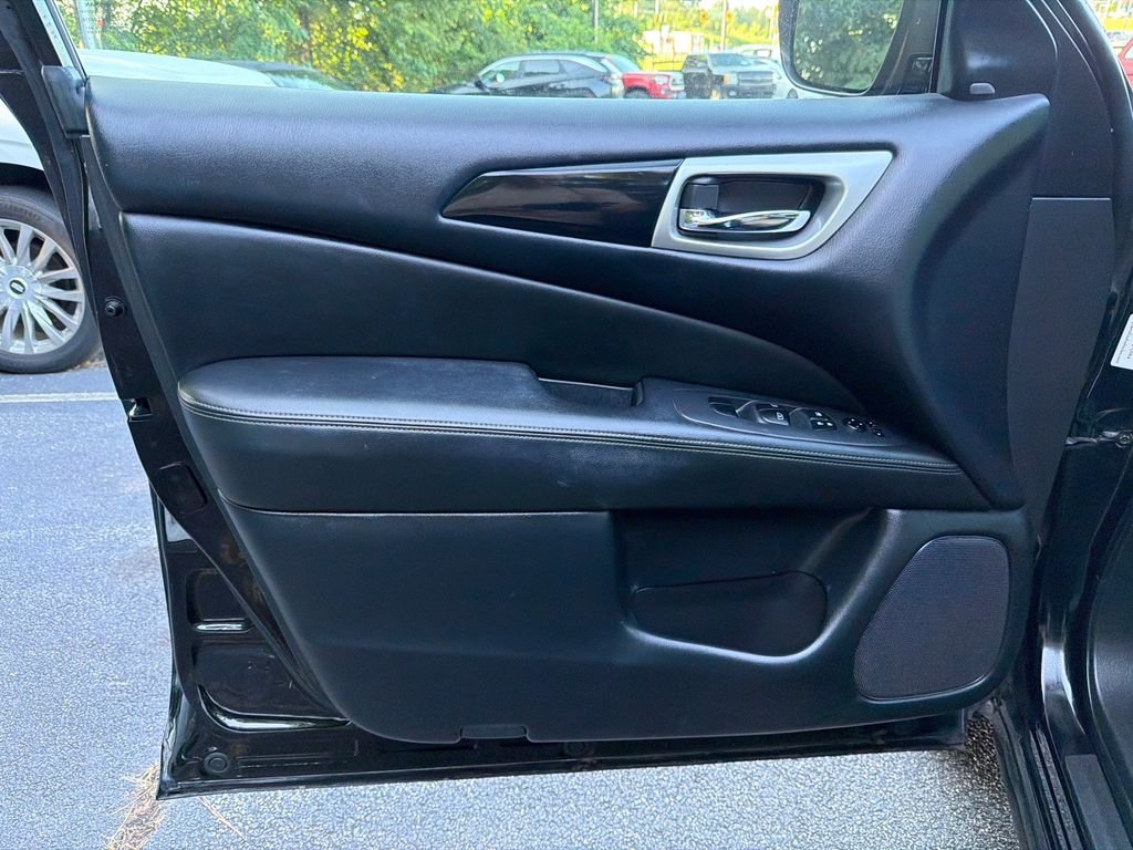 2019 Nissan Pathfinder SV - Photo 10
