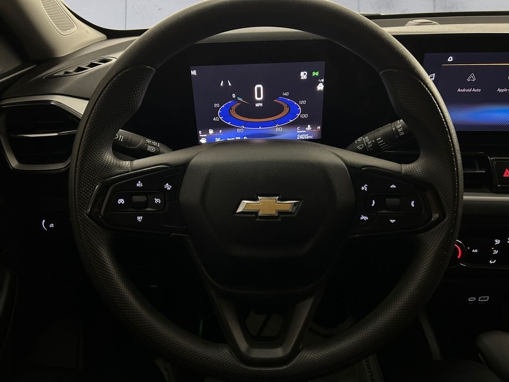 Used 2025 Gray Chevrolet LT image 9
