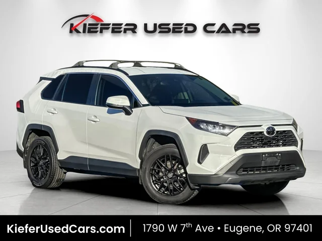 2020 Toyota RAV4 LE