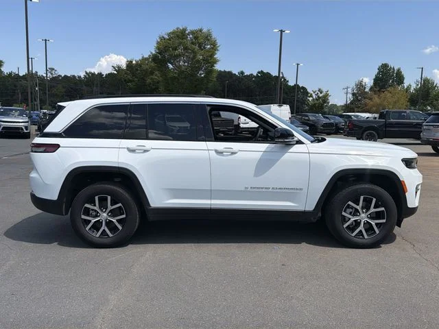 Used 2025 White Jeep Limited image 13