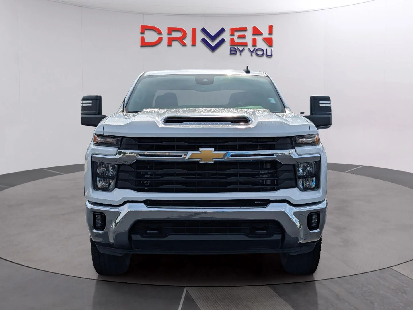 Used 2024 Summit White Chevrolet LT image 9