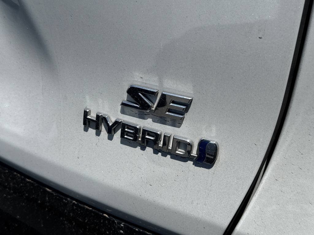 Used 2023  Toyota Hybrid SE image 5