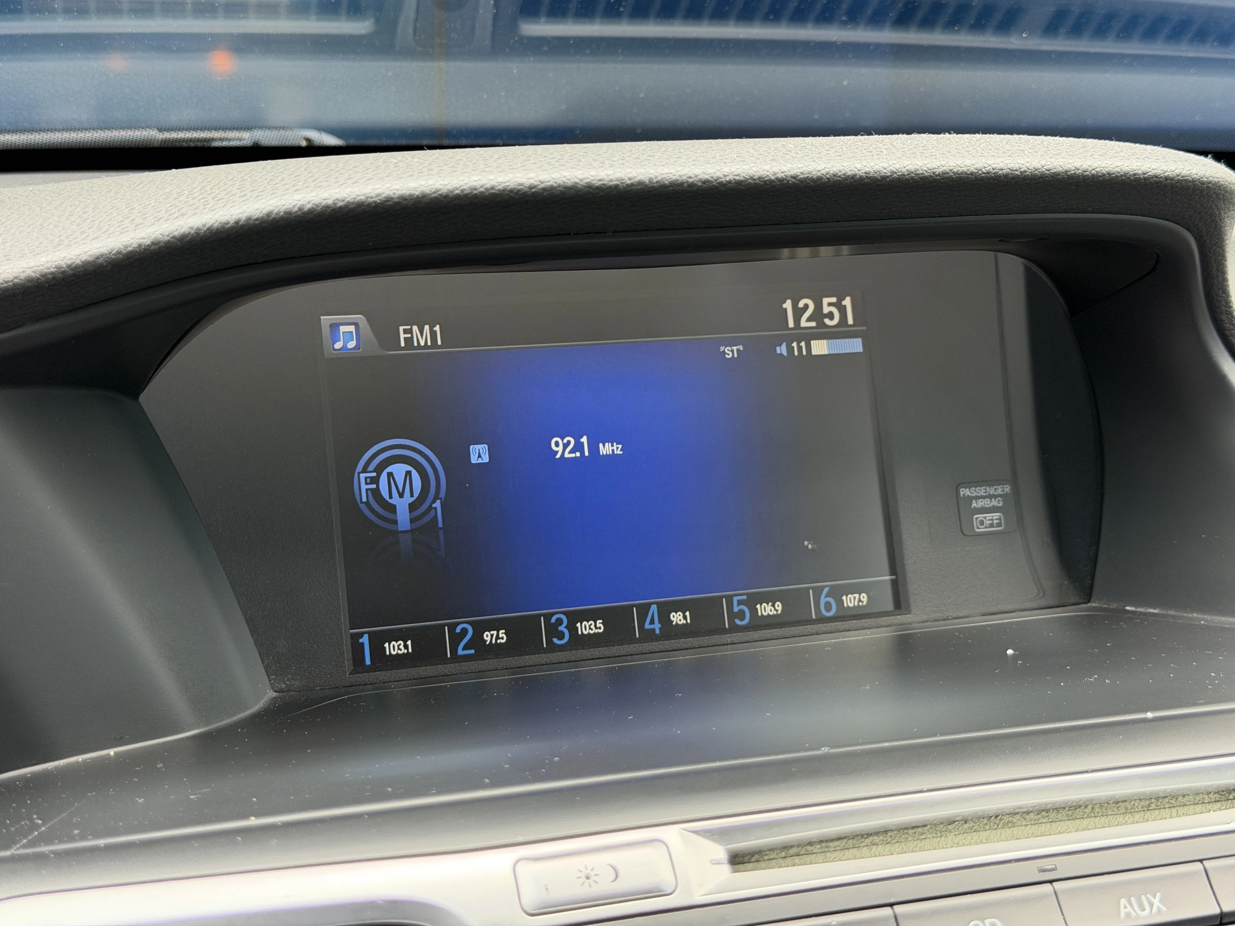 Used 2013 Obsidian Blue Pearl Honda LX image 17