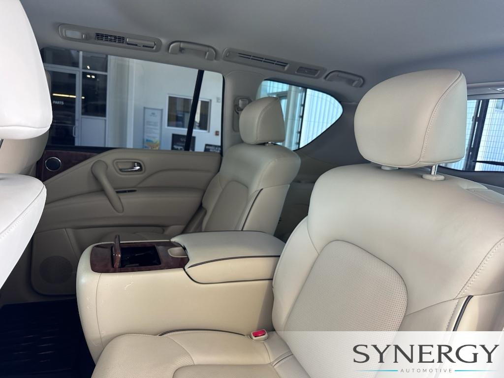 Used 2018 Moonstone White INFINITI Base image 27
