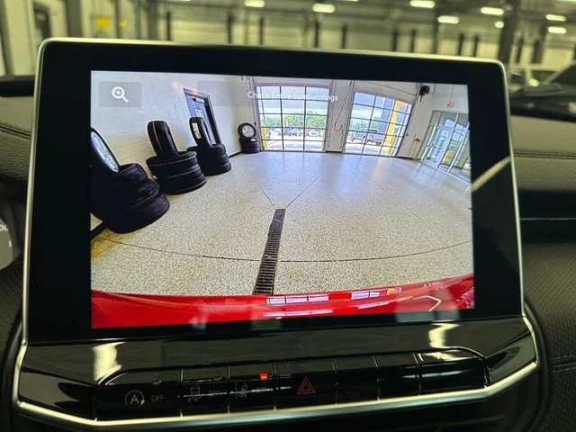 New 2026 Red Hot Pearlcoat Jeep Latitude image 28
