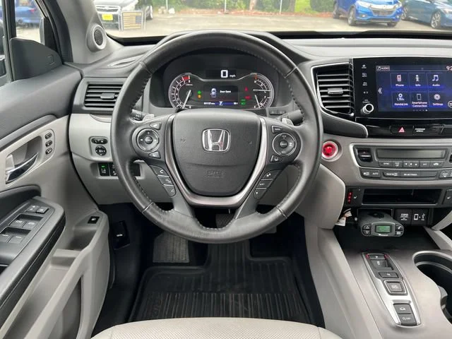 Used 2023 Obsidian Blue Pearl Honda RTL image 17