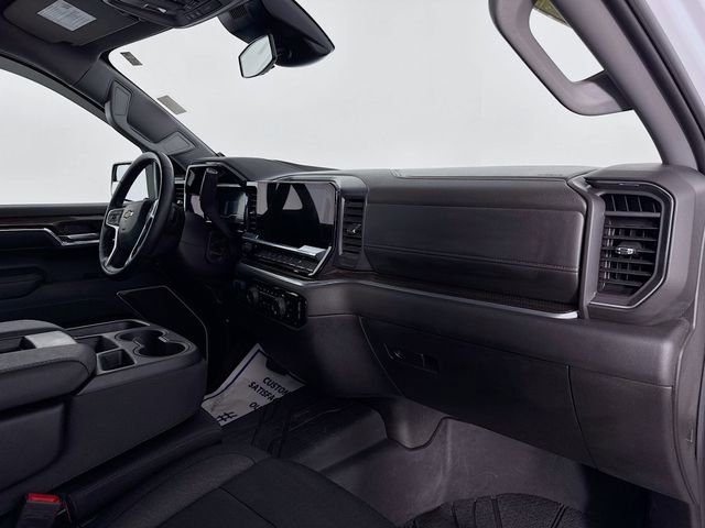 Used 2024 Summit White Chevrolet LT image 29