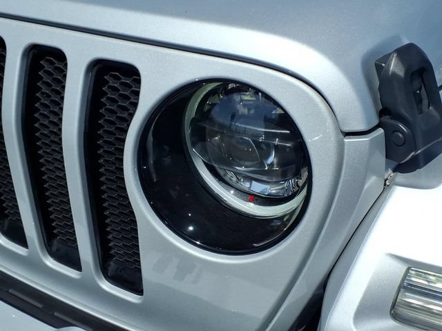 Used 2023  Jeep High Altitude image 9