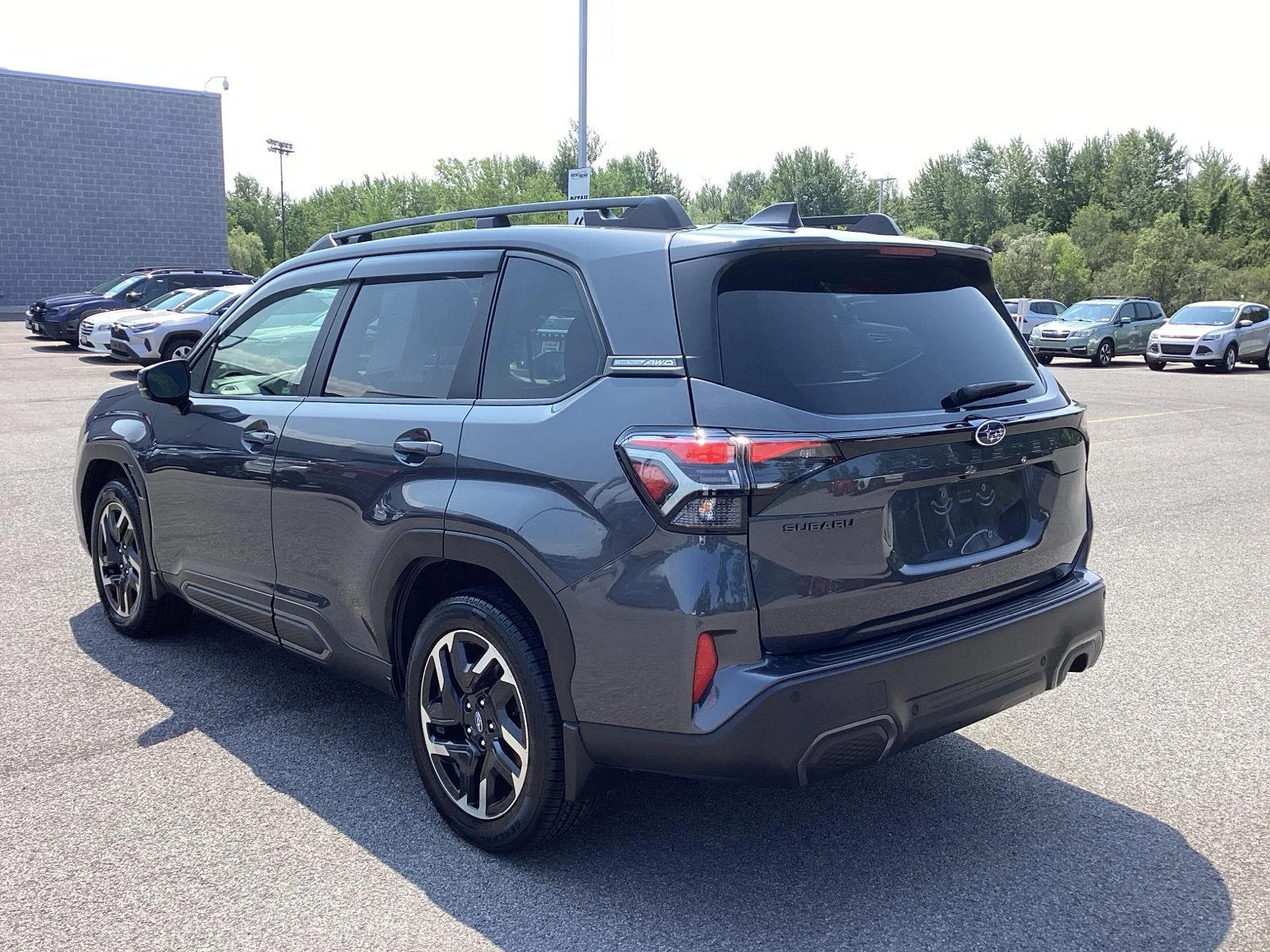 Used 2025 Magnetite Gray Metallic Subaru Limited image 5