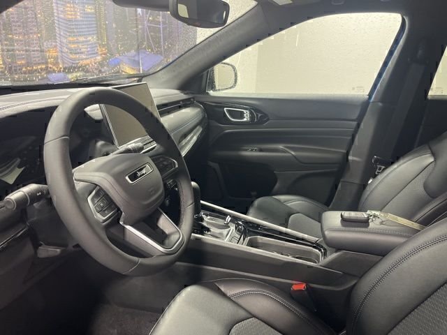 New 2026 Hydro Blue Pearlcoat Jeep Latitude image 10