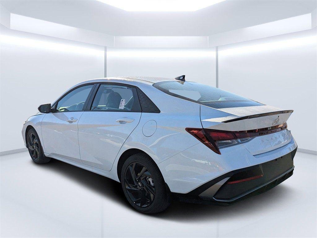 New 2026 White Hyundai SEL Sport image 5