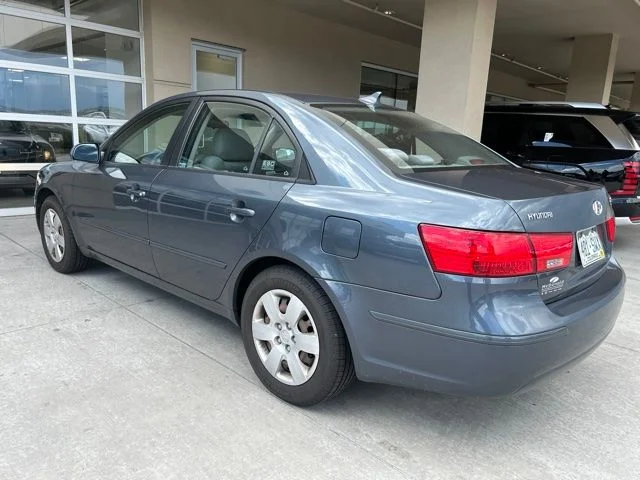 Used 2009 Blue Hyundai GLS image 4