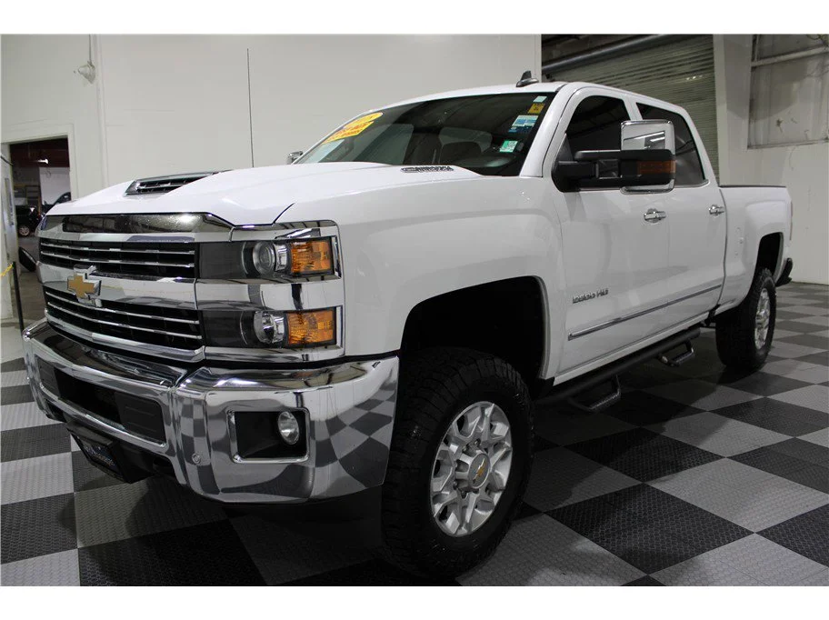 Used 2018 Summit White Chevrolet LTZ image 7