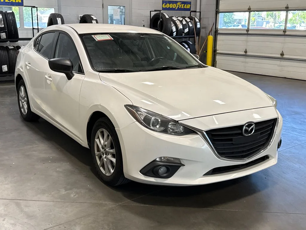 Used 2015 White Mazda i Touring image 3