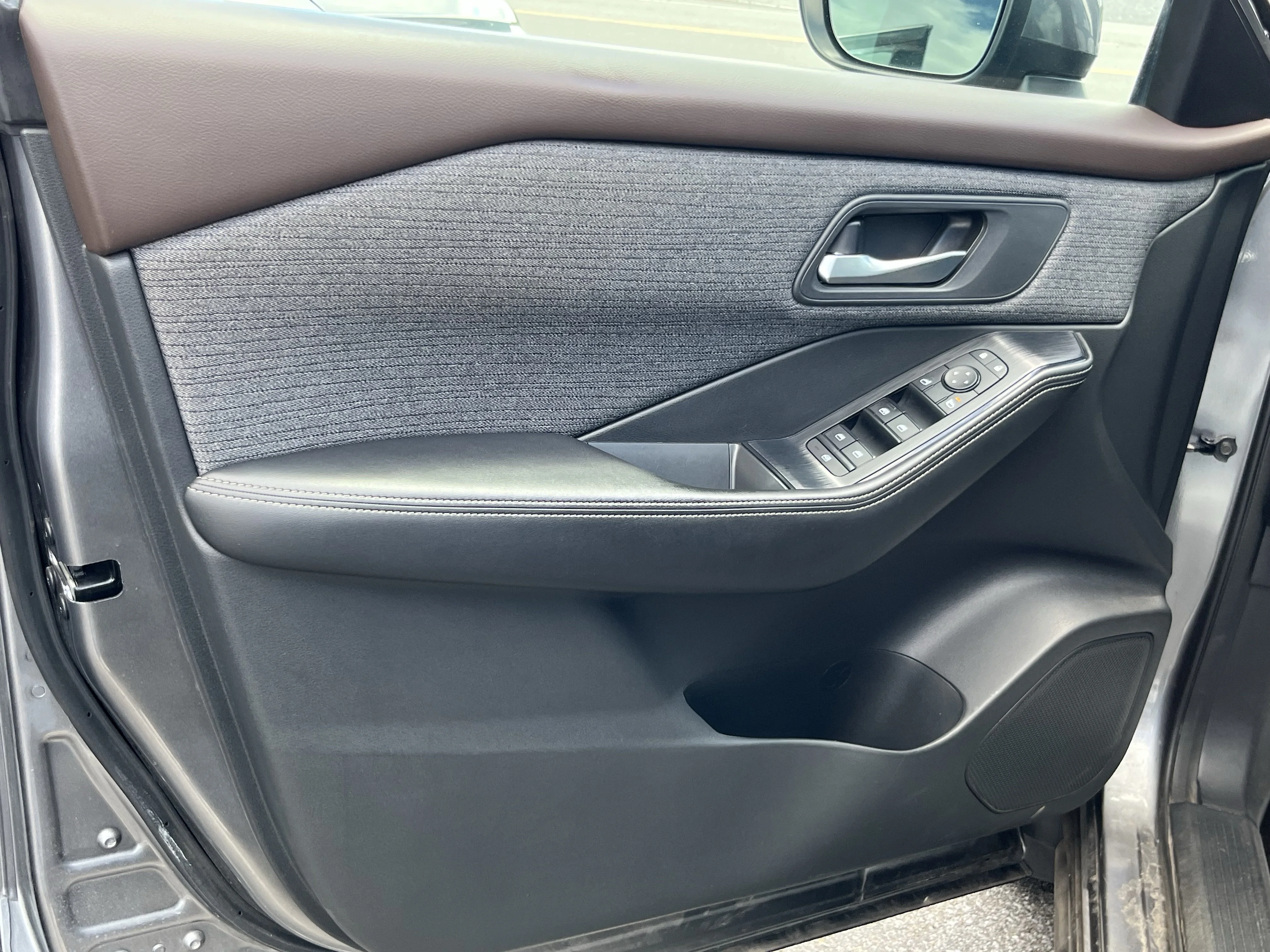 Used 2021 Gun Metallic Nissan SV image 20