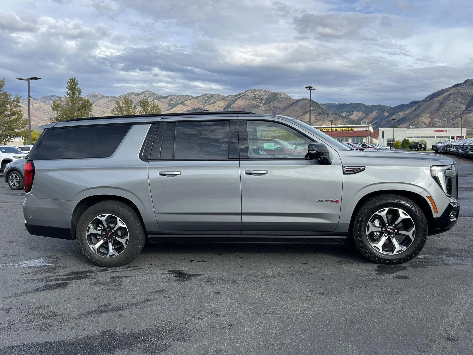 2026 GMC Yukon XL AT4 - Photo 10