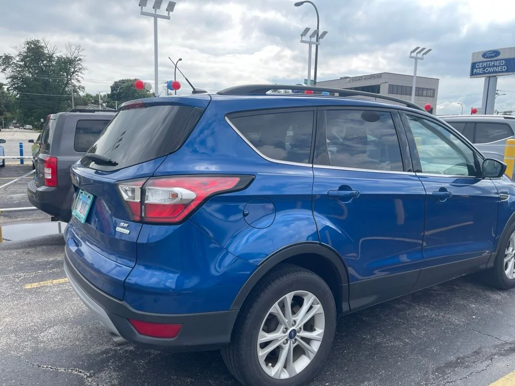 Used 2018 Blue Ford SE image 7