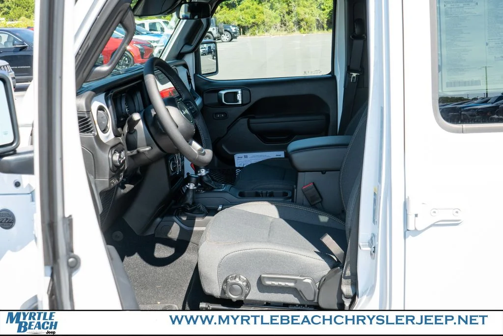 New 2026 Bright White Clear-Coat Exterior Paint Jeep Sport S image 18