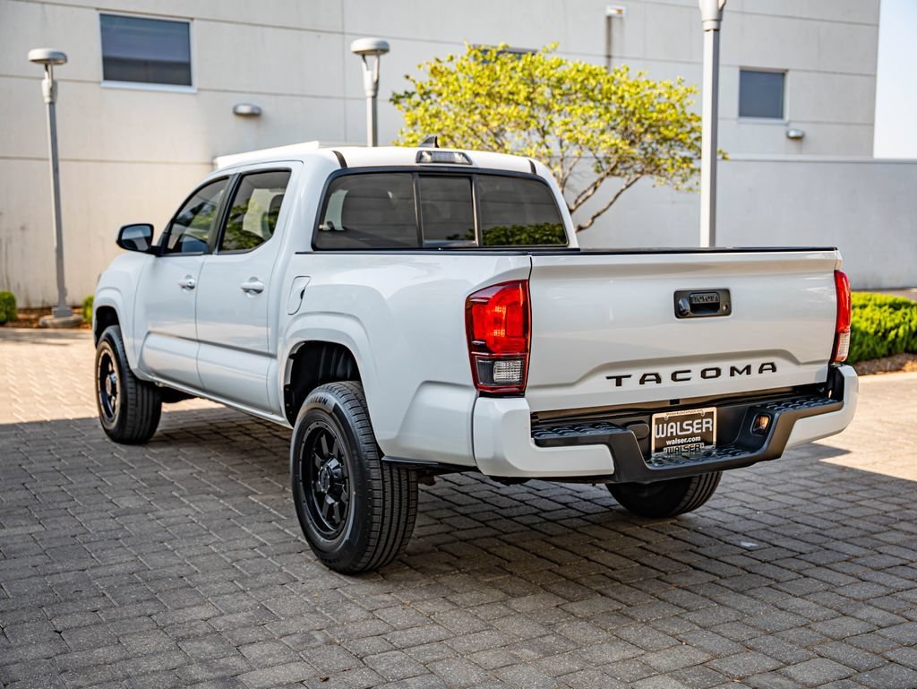 Used 2018 Super White Toyota SR image 7