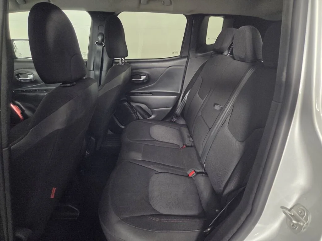 Used 2020 Glacier Metallic Clearcoat Jeep Trailhawk image 23