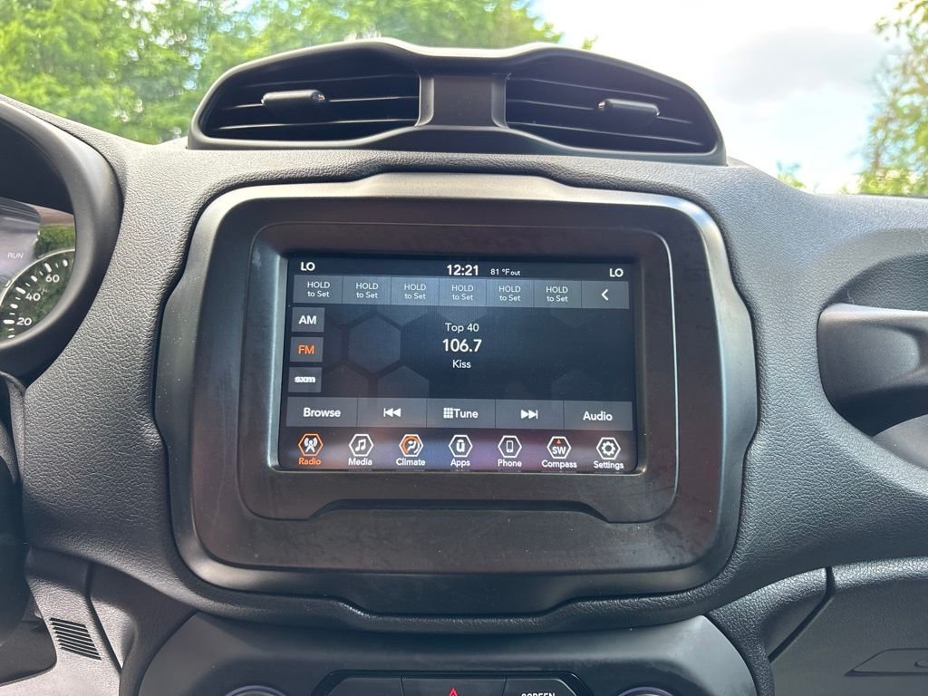 Used 2021 White Jeep Latitude image 19