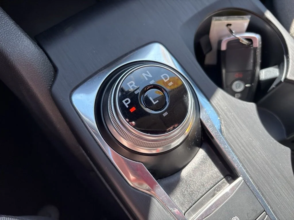 Used 2020 Gray Ford SE image 31