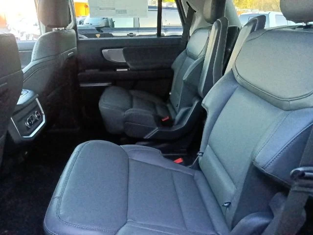 New 2026 Agate Black Metallic Ford Active image 27