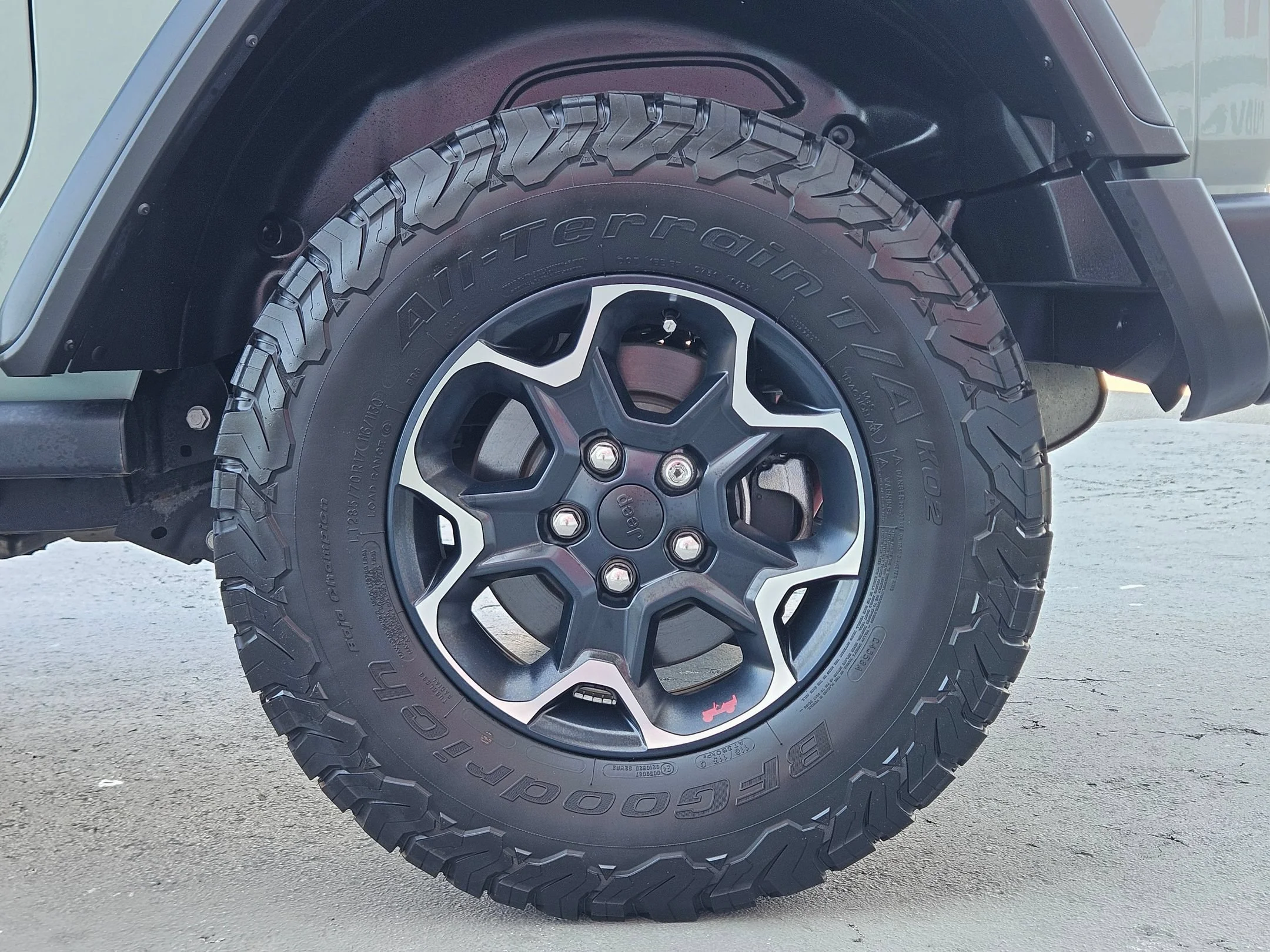 Used 2023 Earl Clearcoat Jeep Rubicon image 26