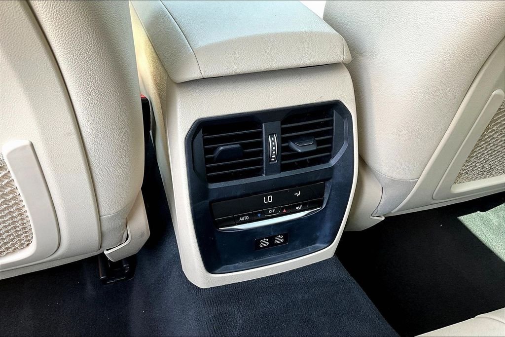 Used 2021 Blue BMW 330i image 9