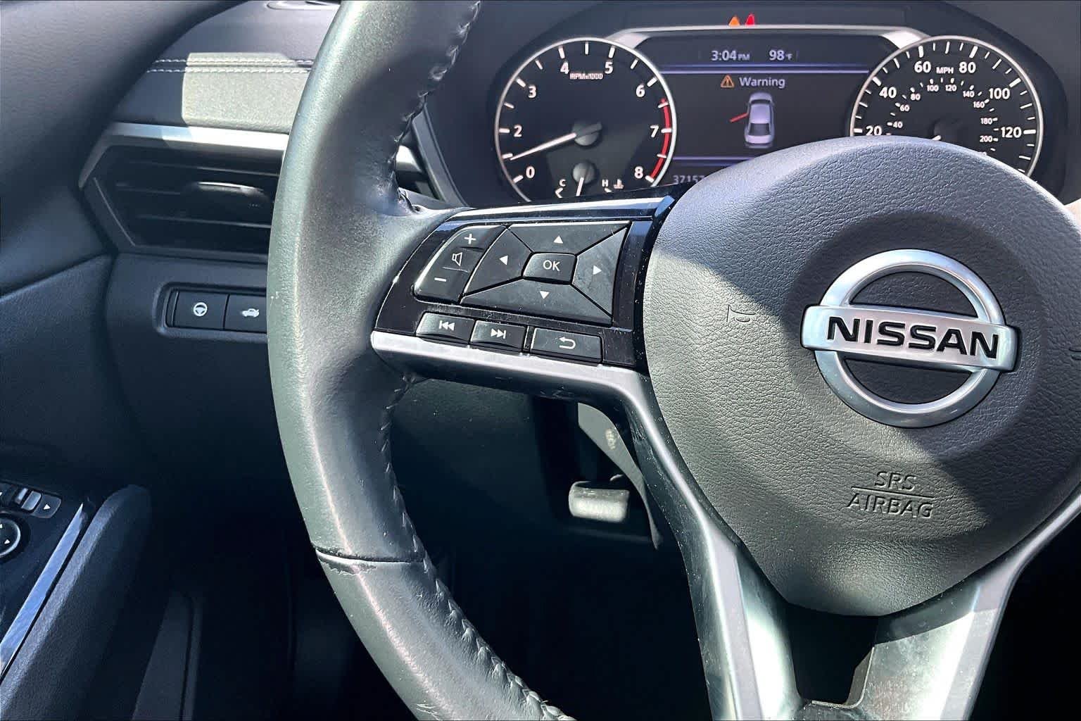 Used 2022 Super Black Nissan 2.5 SV image 24