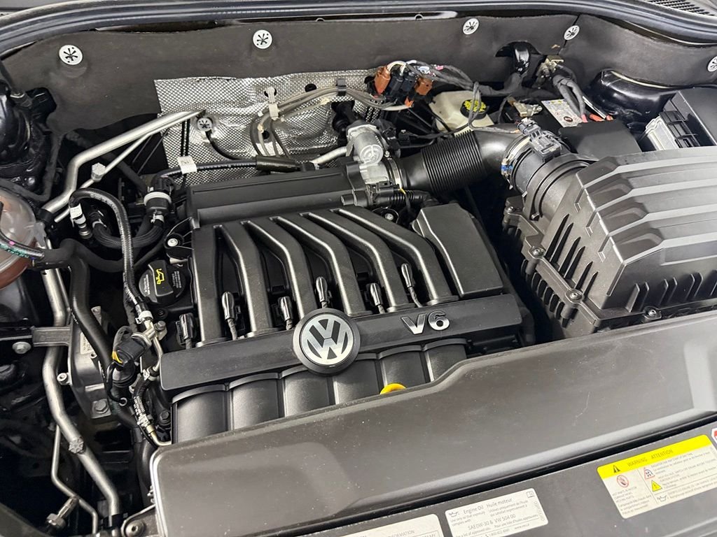 Used 2023 Black Volkswagen 3.6L V6 SEL R-Line image 35