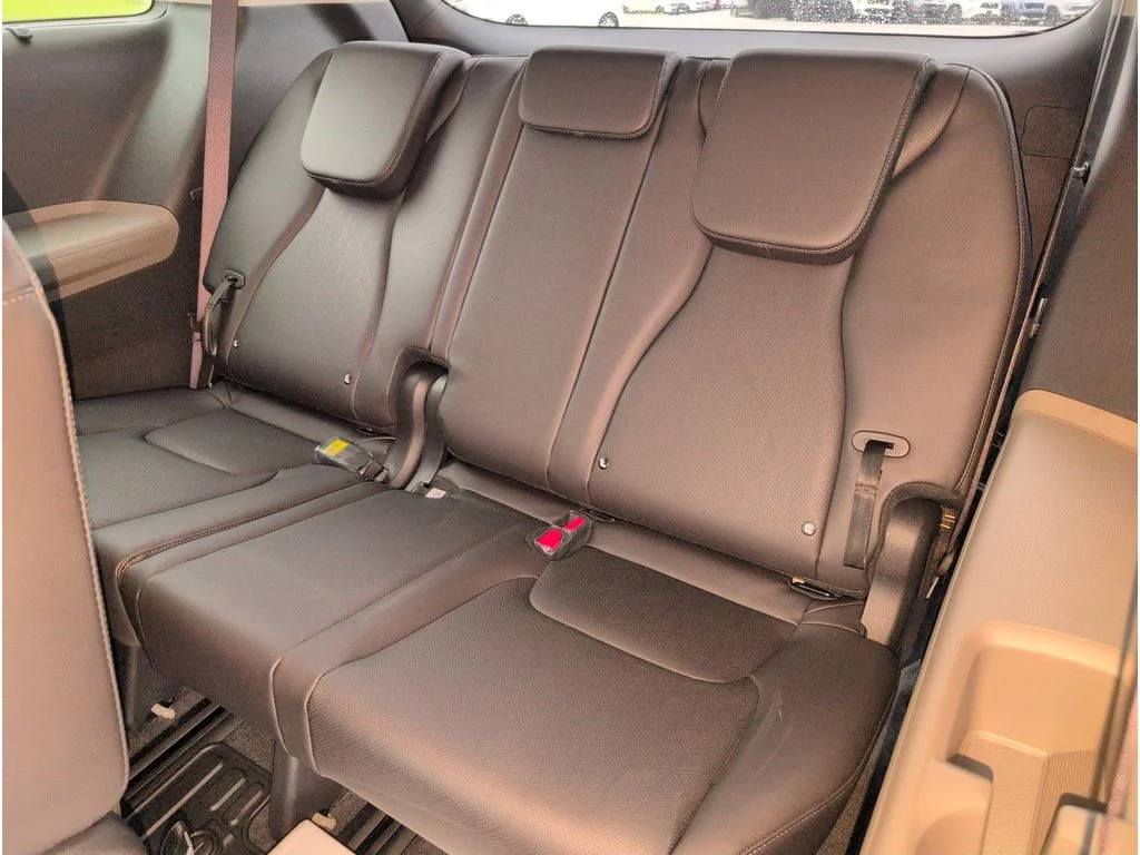 New 2026 Ceramic Silver Kia EX image 31